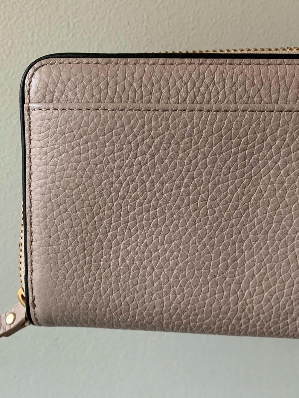 kate spade Pebbled Leather Wallet in Taupe Gold Hardware black tassel - Picture 5 of 12